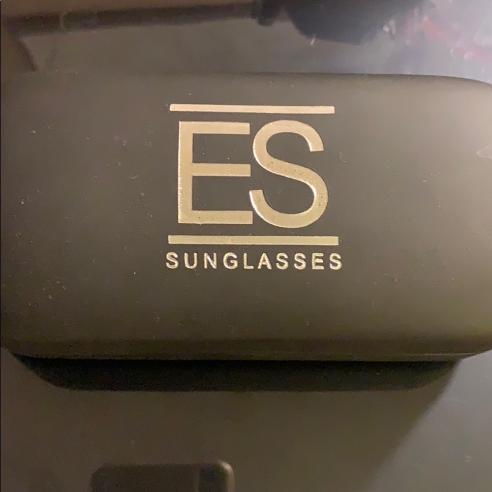 GLASSES - Picture 6 of 6